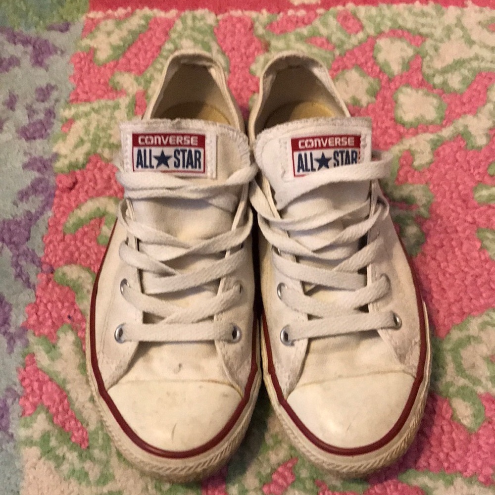 White converse size 3 (women’s 5.5-6)